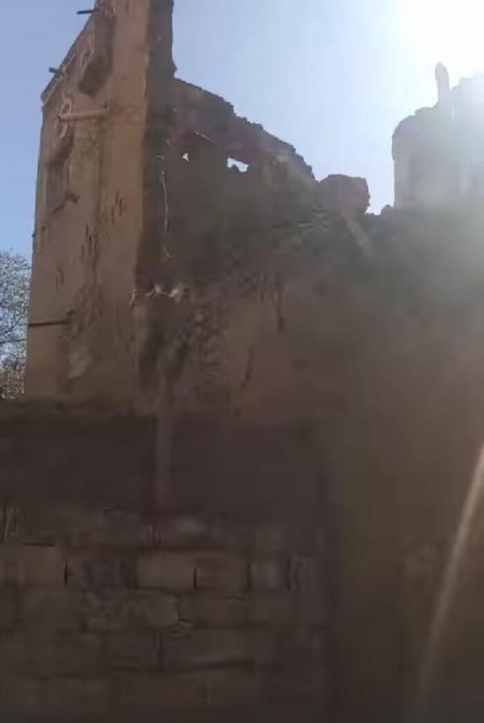 انهيار منزل أثري في مدينة #صنعاء التاريخية إثر هطول الأمطار