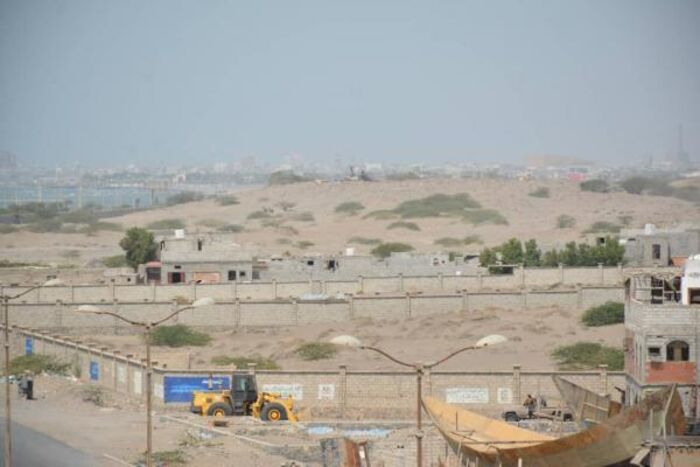 مليشيا الحوثي تواصل قصف قرى ومزارع بيت الفقيه بالحديدة
