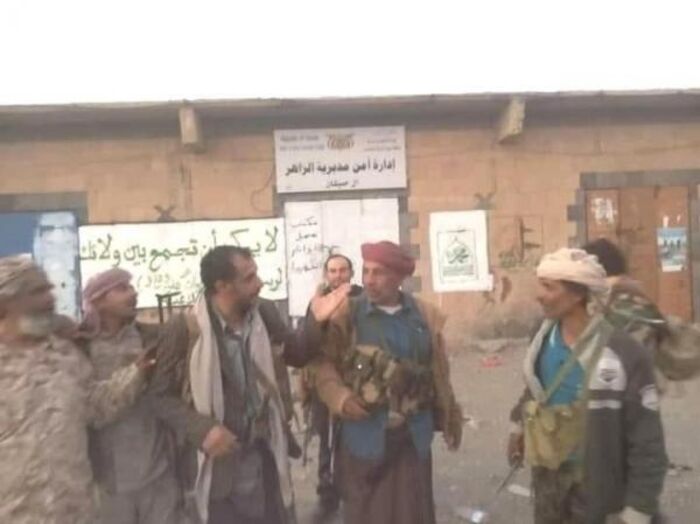 تحرير مركز مديرية الزاهر وعشرات المواقع وقيادات حوثية تواصل نقل عائلاتها من عاصمة البيضاء "تقرير"