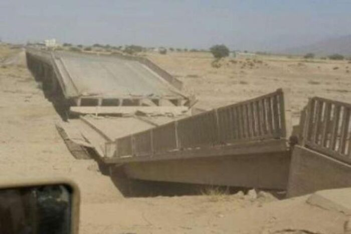 الحوثيون يفجرون جسرا وثلاث عبارات في البيضاء