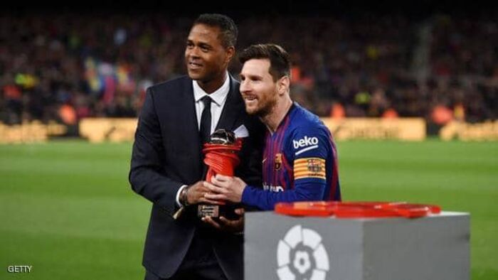 الإعلام الإسباني يكشف عن تفكير برشلونة بـ"أسطورة النادي" بديلا لسيتين