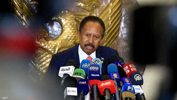 حمدوك يحذر من "حرب أهلية" بالسودان
