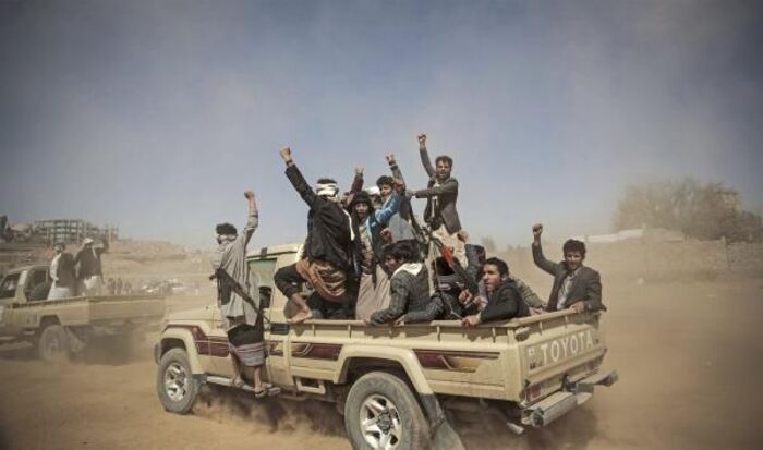 مصرع 4 عناصر حوثية في #عمران