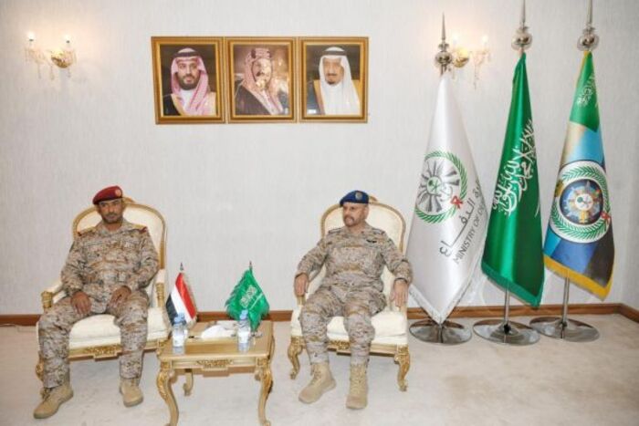 بن عزيز خلال لقاءه بنظيره السعودي: اليمن على موعد مع "النصر الكبير"