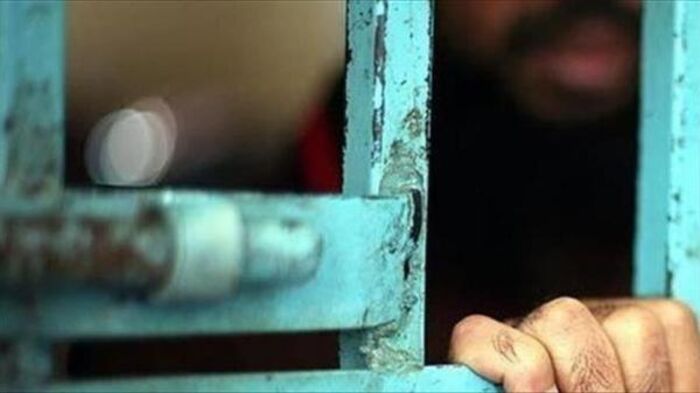 وكالة تكشف سجناً سرياً بمنزل قيادي حوثي في ذمار يقبع فيه عشرات المختطَفين