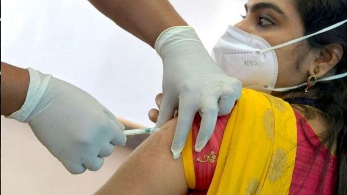 تفاصيل | لماذا علّقت الهند تصدير لقاح فيروس "كورونا" المُنتج فيها إلى العالم؟