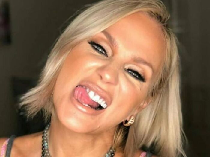 شيرين رضا ترد على جدل قبلتها مع خالد النبوي