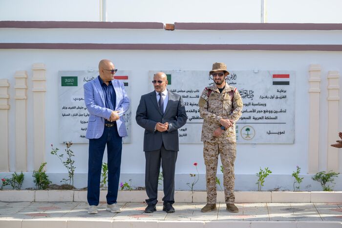عضو مجلس القيادة طارق صالح يدشن ويضع حجر الأساس لمشاريع تنموية في الساحل الغربي بدعم سعودي