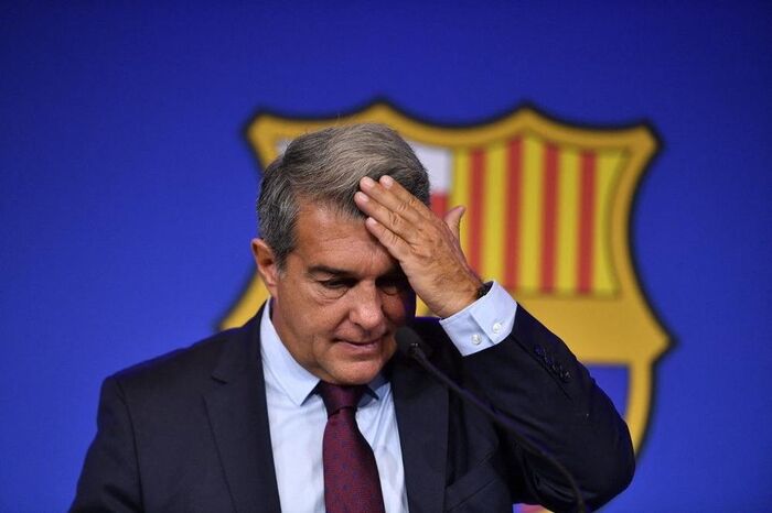 لابورتا: برشلونة الأهم وميسي لن يعود