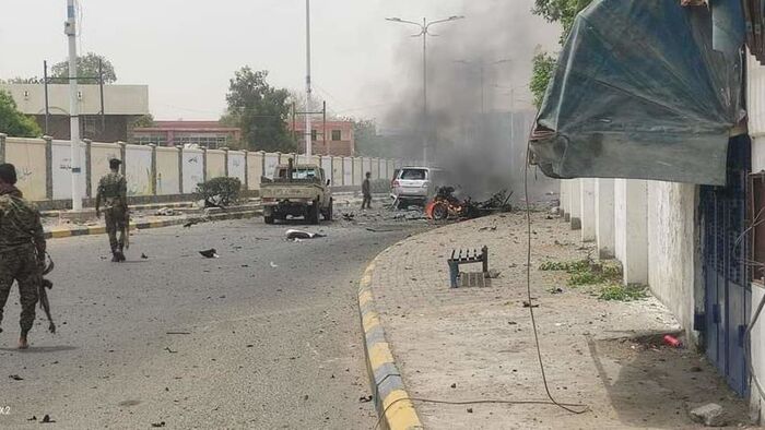 عدن.. تسعة قتلى في تفجير استهدف موكب مدير أمن لحج