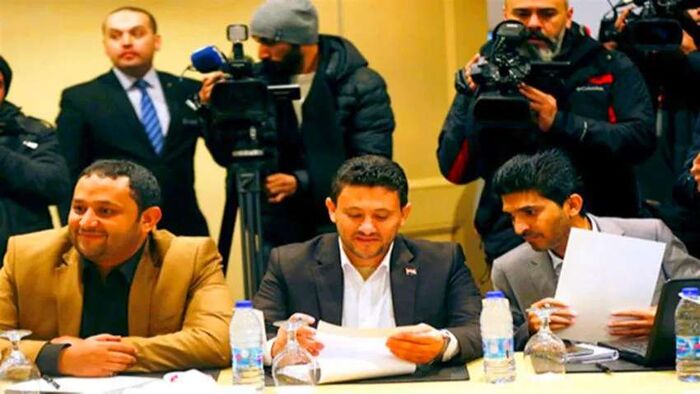 #الحوثيون يقرّون بلقاء وفدهم مع مفاوضين امريكيين وسعوديين