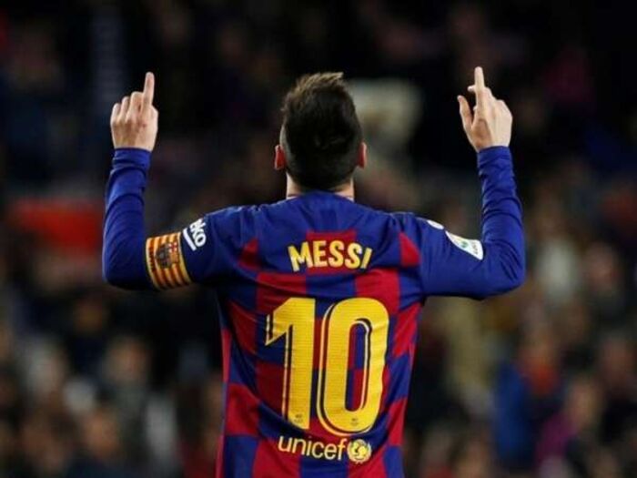 ما هو القرار الذي اتخذه برشلونه بشأن إرتداء القميص رقم 10؟