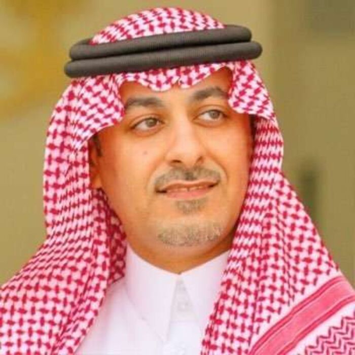 اعلامي سعودي يهاجم محافظ محافظة يمنية ويطالب بمحاكمته "تفاصيل"