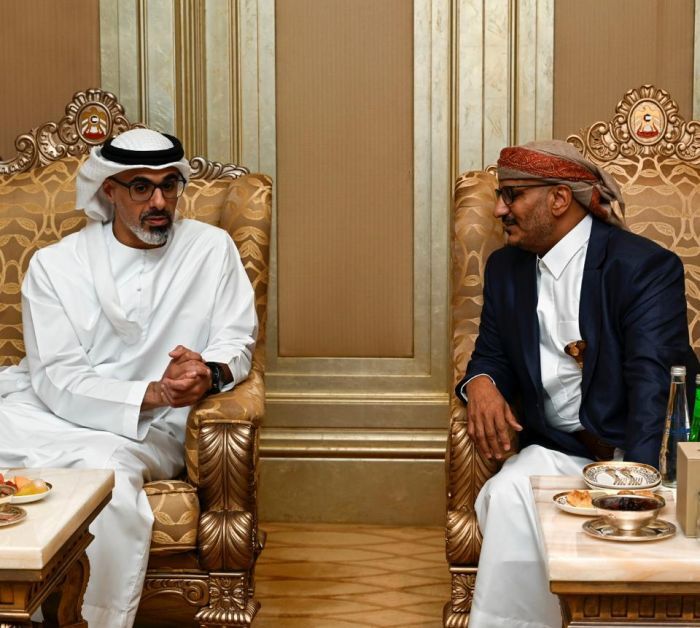 العميد طارق صالح يعّبر عن شكره لكل من شاركوه عرس نجله عفاش "صور من الحفل"