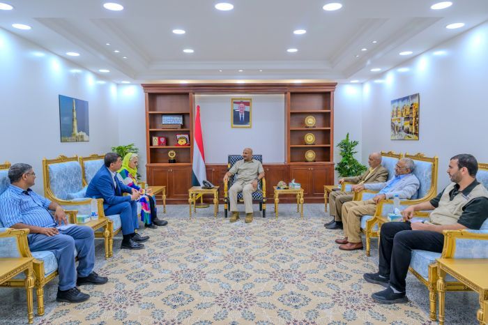 فيديو| طارق صالح يستقبل بعثة الصليب الأحمر الدولي ويناقش معها الأوضاع الإنسانية في الساحل الغربي