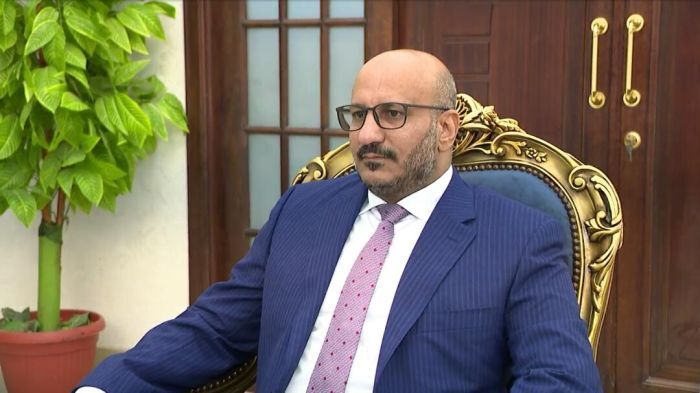 طارق صالح يصل العاصمة البريطانية لبحث مصالح اليمن وأحداث البحر الأحمر