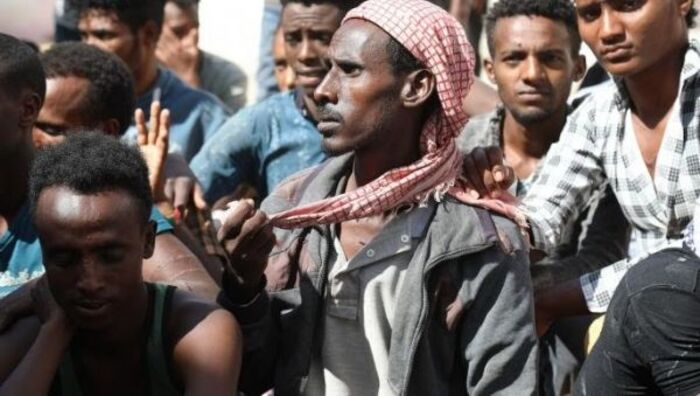 مليشيا الحوثي تعقد دورات طائفية وعسكرية لعشرات المهاجرين الأفارقة