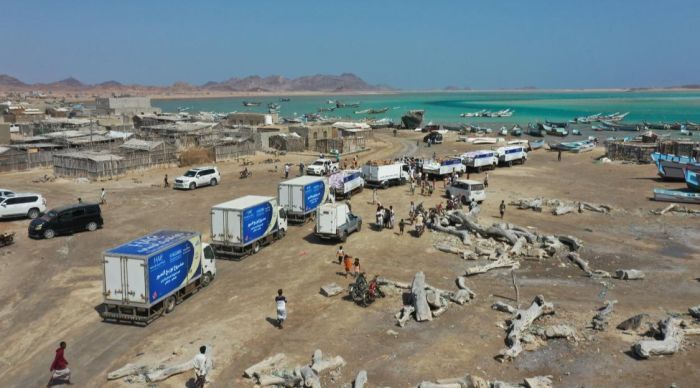 بدعم الهلال الإماراتي.. الخلية الإنسانية تدشن من باب المندب مشروع المساعدات الغذائية للساحل الغربي وتعز ومأرب والجوف وقعطبة