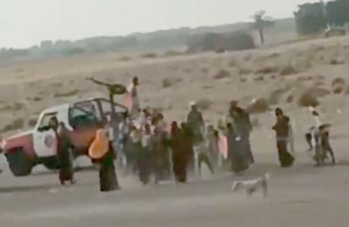 شملت النساء والأطفال.. مليشيا الحوثي تعتدي على أهالي قرية الدقاونة بالحديدة وتهجرهم من منازلهم