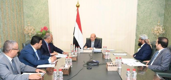 مجلس القيادة الرئاسي يعقد اجتماعاً استثنائياً لمناقشة المستجدات الوطنية