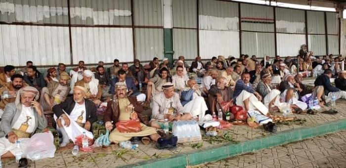 قبائل سنحان تواصل الاعتصام في ميدان السبعين بصنعاء