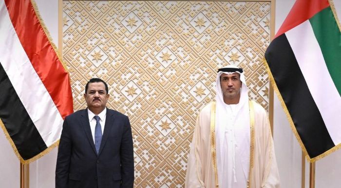 الداعري ووزير الدولة لشؤون الدفاع الإماراتي يبحثان تعزيز التعاون الدفاعي بين البلدين
