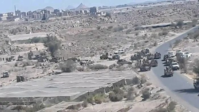 بأمر مباشر من زعيم المليشيا عبدالمللك.. جرائم حوثية ونسف ونهب منازل في قرية حنكة آل مسعود بقيفة