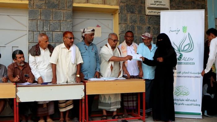 الحديدة.. مؤسسة الصالح تدشن مشروع المساعدات الرمضانية بحيس