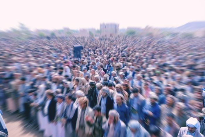 جنازة الشيخ ناجي جمعان.. استفتاء شعبي على رفض مشروع الحوثي