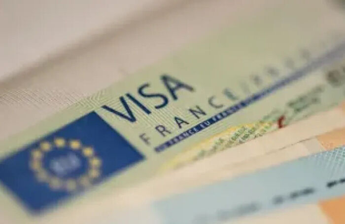 الجزائر.. تفكيك شبكة لتزوير التأشيرات الأوروبية