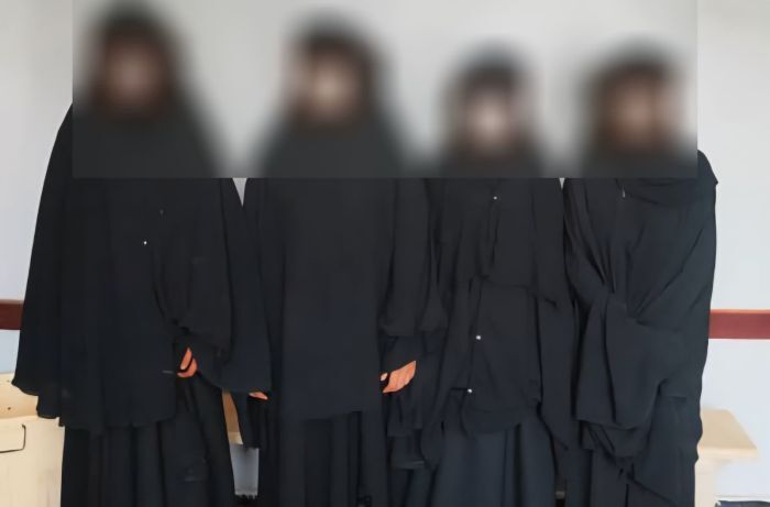 أمن عدن ينجح في تفكيك عصابة نسائية تمارس النشل في الشوارع