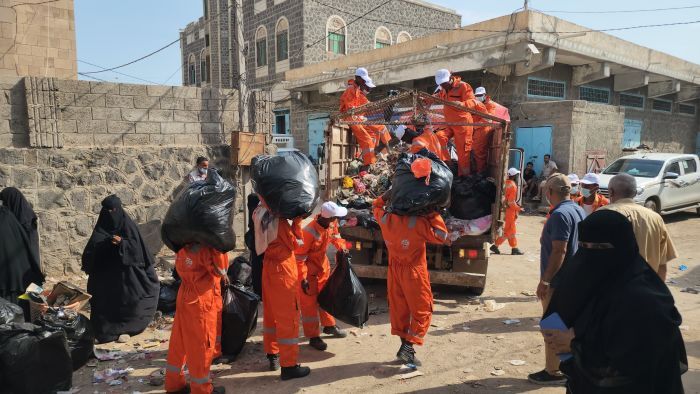 إطلاق حملة نظافة في المخا استعدادًا لذكرى ثورة 26 سبتمبر