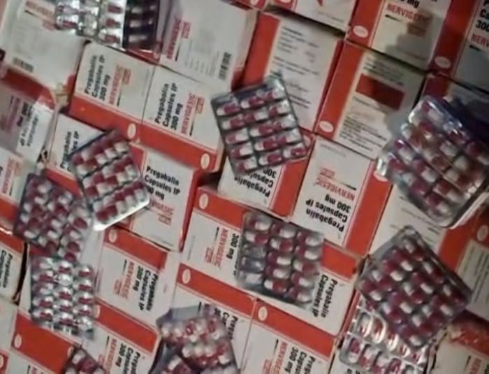 ضبط سيارة تهريب مخدرات في لحج