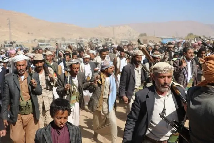 أهالي عمران يحتجون ضد الحوثيين بسبب أزمة مياه حادة