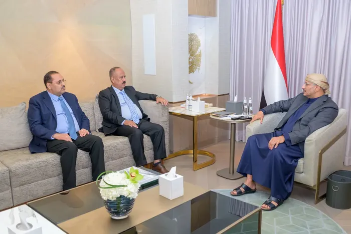 طارق صالح يلتقي وزيري النقل وشؤون مجلسي النواب والشورى