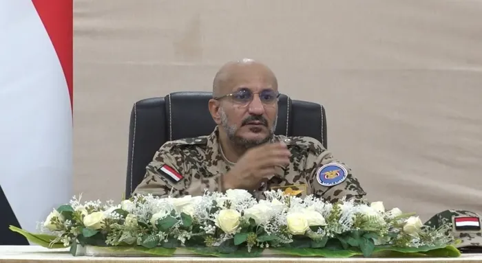 الفريق طارق صالح يترأس اجتماعًا موسعًا لقيادات المقاومة الوطنية في الساحل الغربي