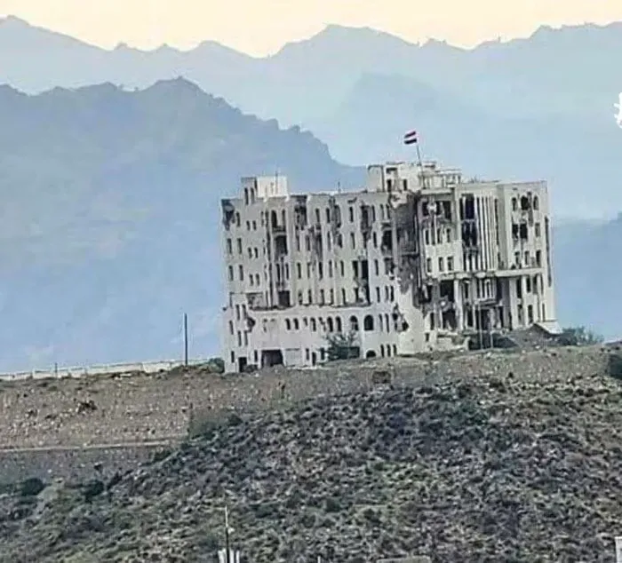 وزارة العدل: مليشيا الحوثي استهدفت المجمع القضائي في تعز