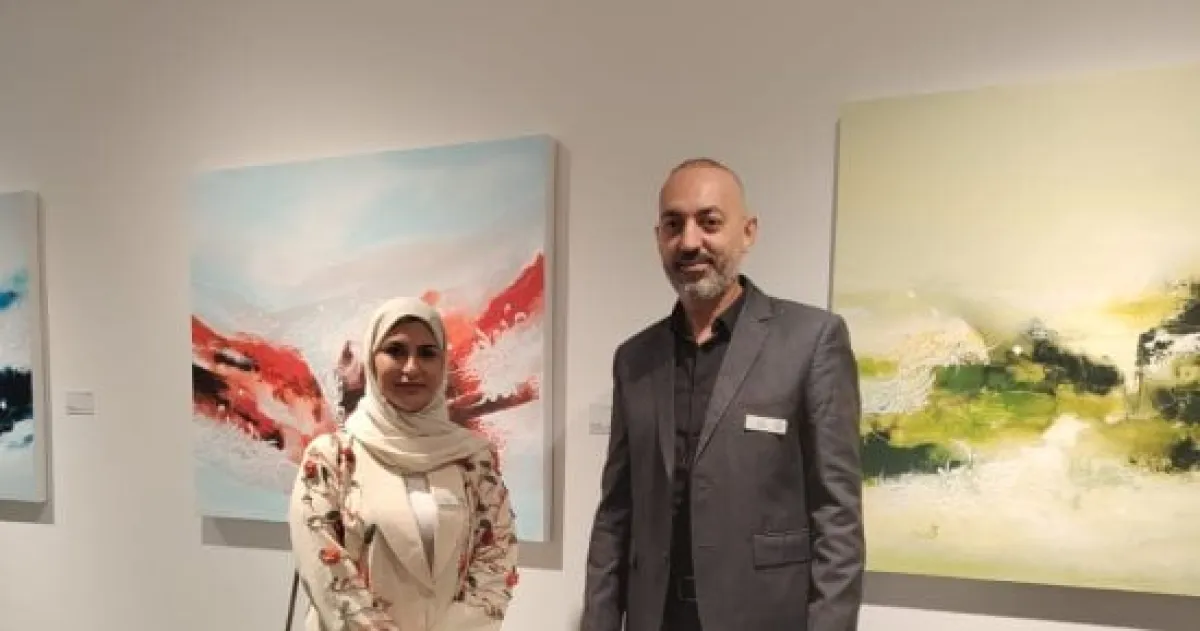 الفنانة فاطمة الحمادي: "النبض" يعكس حياة الإنسان في أعمالها الفنية بمعرض الشارقة