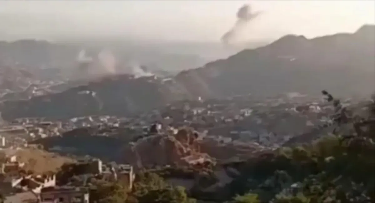 غارات جوية تستهدف مواقع الحوثيين في تعز وتُفشل هجوماً غربياً