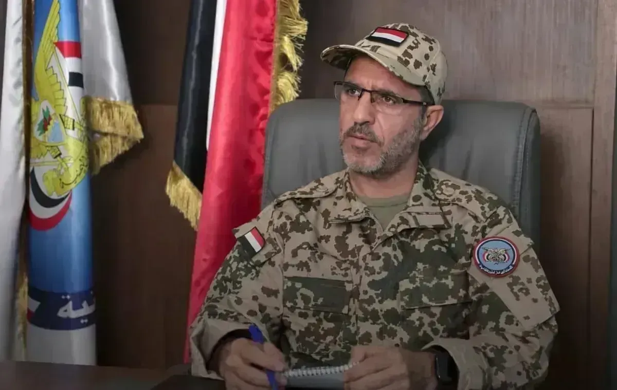 دويد: الهجوم الحوثي على معسكر العلم يؤكد أن خطرهم لا يستثني أحداً