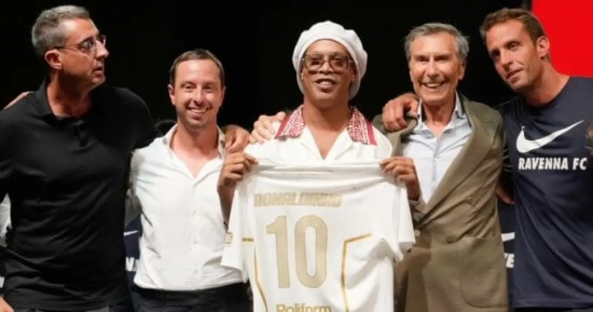 عودة الساحر رونالدينيو إلى الملاعب مع رافينا الإيطالي