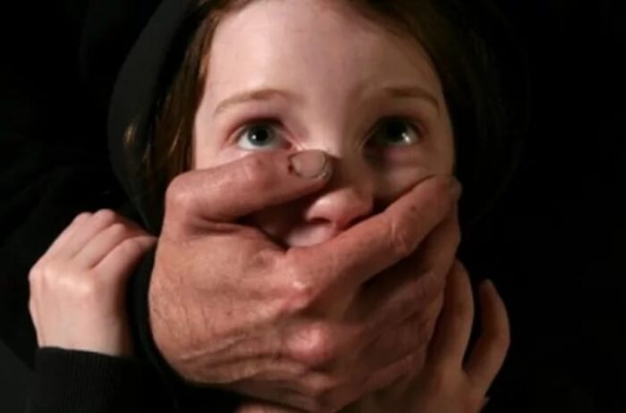 توضيح لمنشور يتحدث عن اغتصاب اطفال