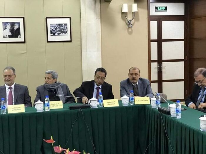 بينهم الآنسي والبركاني والمخلافي.. ممثلو الأحزاب السياسية اليمنية يلتقون بمسؤول العلاقات الخارجية في الحزب الشيوعي الصيني
