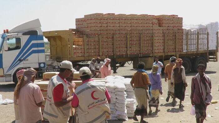 غابت معظم المنظمات الإغاثية وحضرت هيئة هلال الإمارات في أبين.. وهذا ما قاله الشيخ بلعيدي فيها..