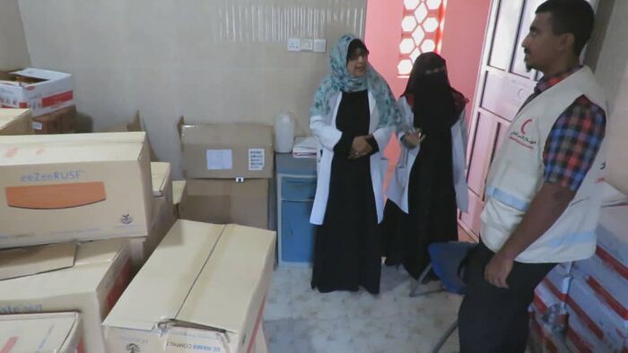 قدمها الهلال الأحمر الإماراتي.. مركز الأمومة والطفولة بزنجبار يتسلم الدفعة الثانية من المكملات الغذائية
