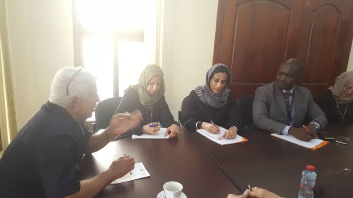 عدن : خلال لقاء وزير الصحة وممثلة صندوق الأمم المتحدة للسكان وزيارتها مستشفى الصداقة.. اتفاق على عمل مشترك