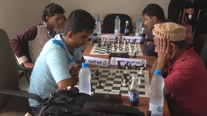 جامعة أبين تحتفل بالذكرى الأولى لتأسيسها بدعم الهلال الإماراتي وحضور رئيس الوزراء