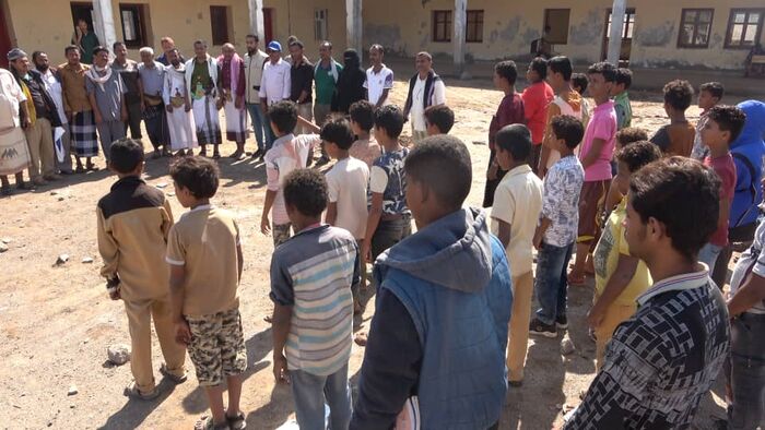 إفتتاح ثانوية بالمخا يعيد الفرحة إلى وجيه الطلبة والآباء والمعلمين. ويثمنون جهود طارق صالح