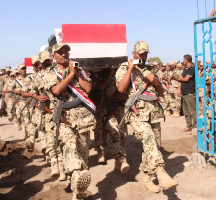 موكب جنائزي مهيب.. المقاومة الوطنية وابناء الساحل الغربي يشيعون الشهيد صلاح الموسمي "نبذة عنه"