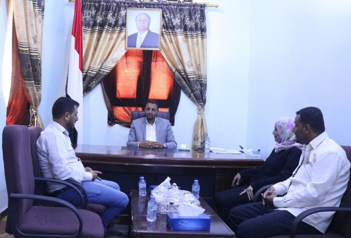 الحديدة | الوكيل القديمي يلتقي مسؤول لوك ان سايد والأخير يؤكد استمرار دعم "جلوبال"